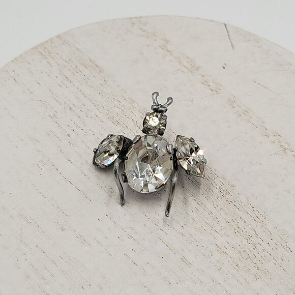 Vintage 1960 Austrian Crystal 3D Bug Brooch Silver Tone Insect Pin - Picture 6 of 13
